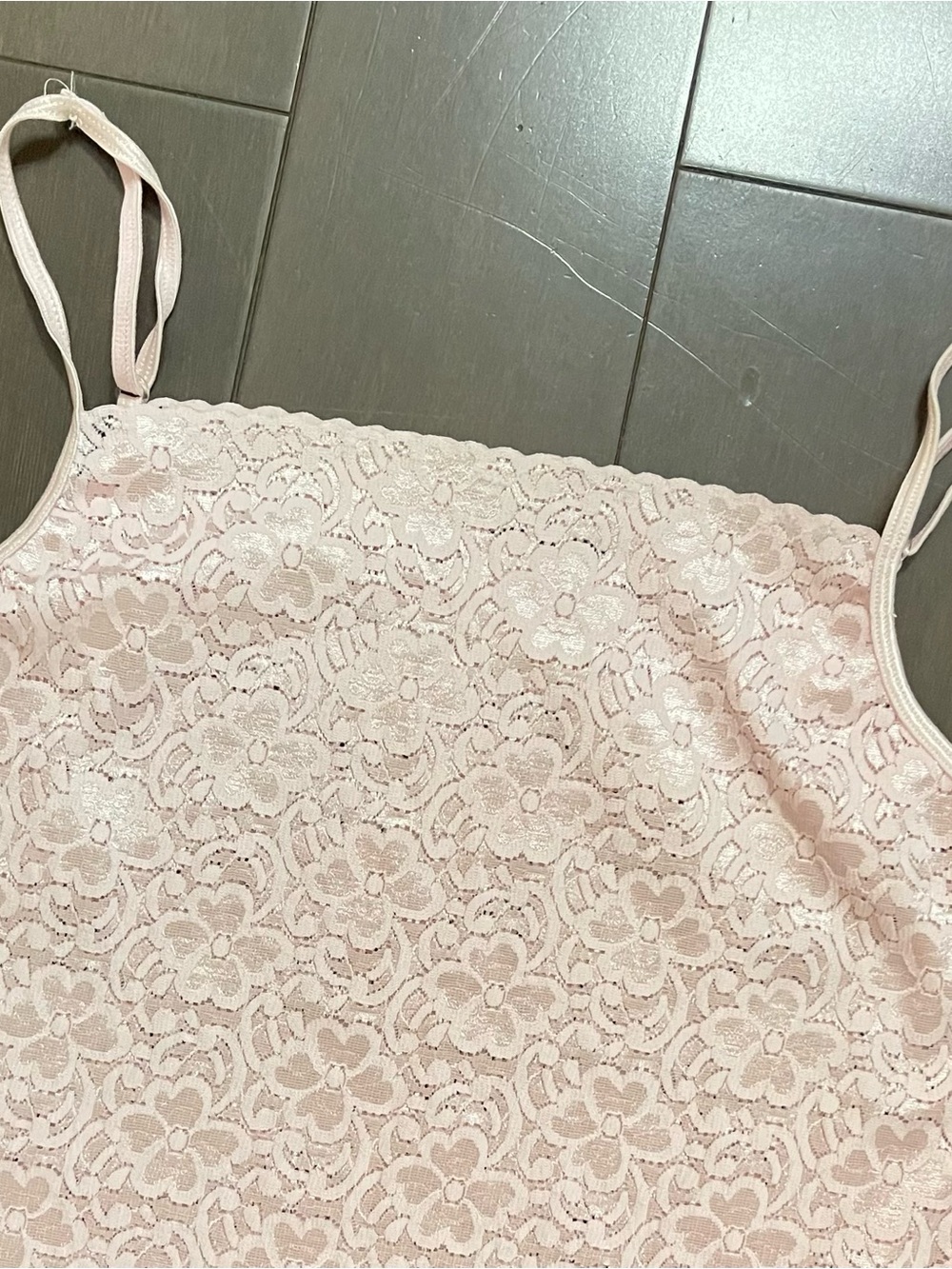 Stretchy Floral Lace Camisole in Pale Pink